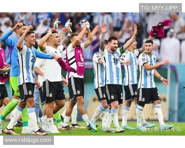 南京篮球队在世界杯预选赛中以59分稳居积分榜首位展现强劲实力